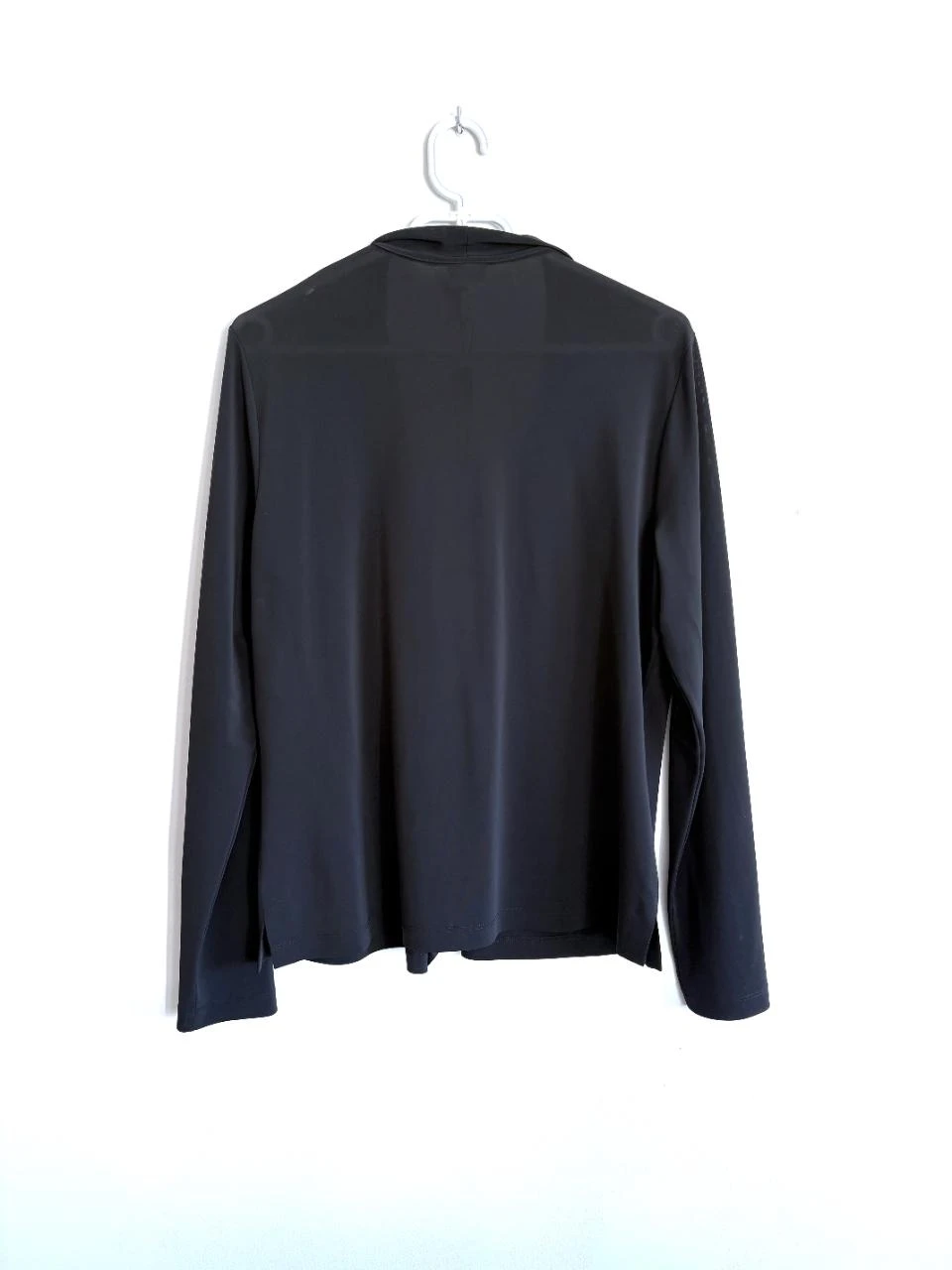 Blusa nova Mayerline com babados e fecho de gancho – tamanho 44 – desenhada em Bruxelas – photo 6